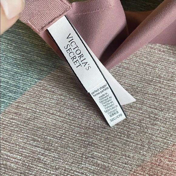 Victoria's Secret Mauve Smooth Contour Bra - Picture 7 of 10